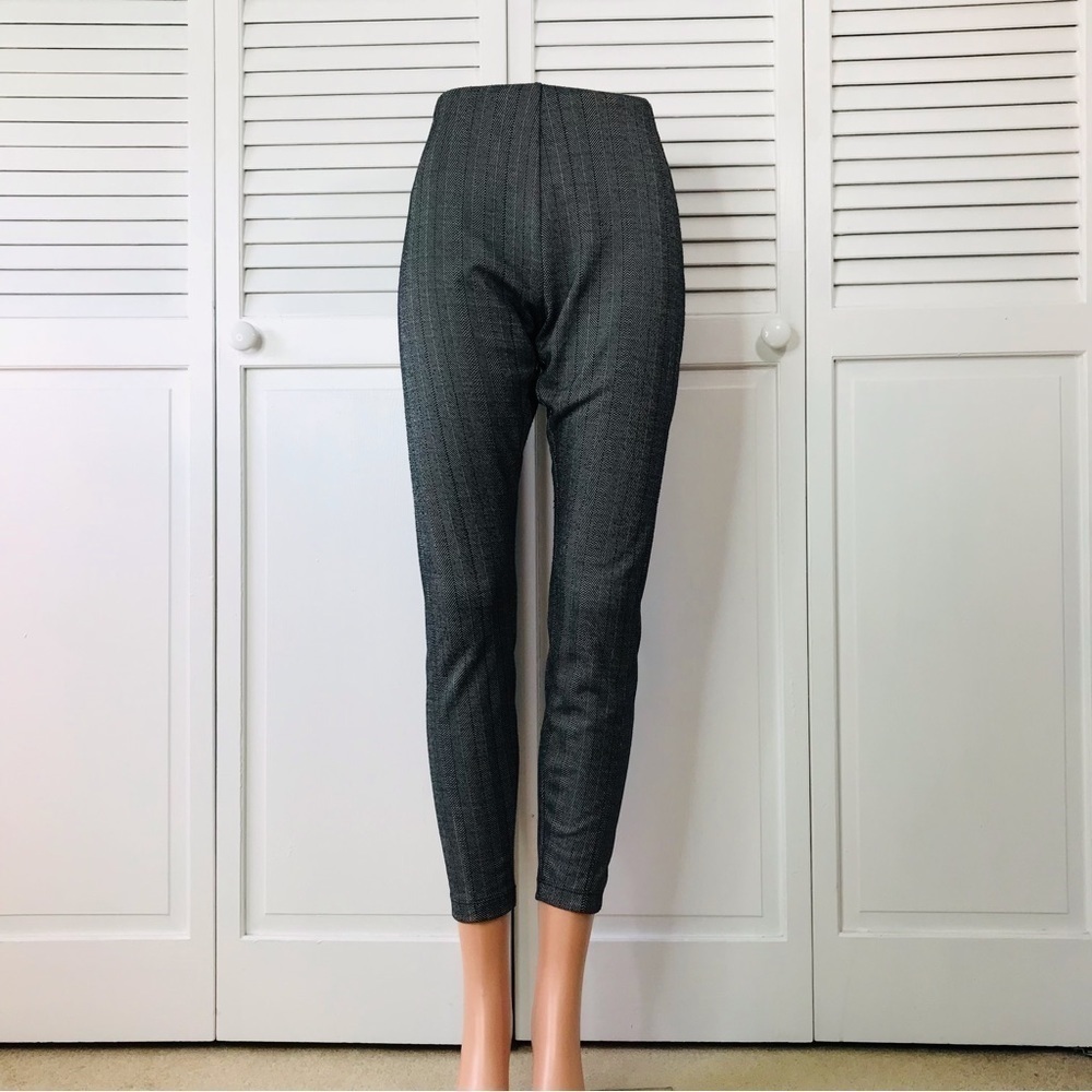 New LYSSE Gray Textured Pull On Cropped Pants Size Medium